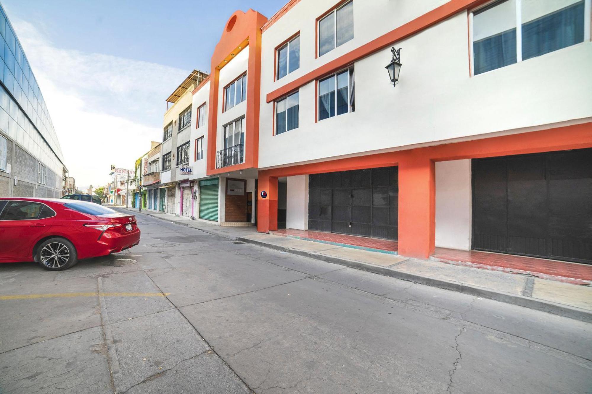 Capital O Hotel Casa Blanca Celaya  Exterior photo